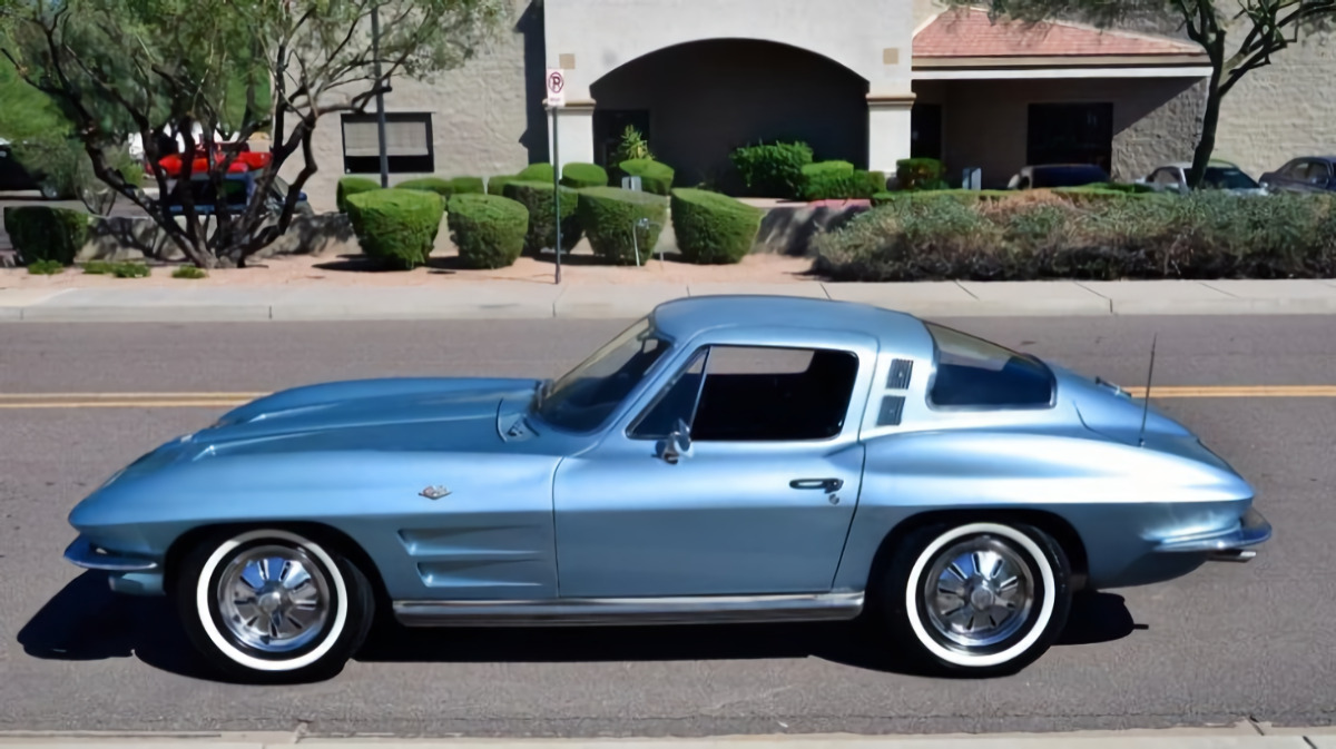 Corvette Generations/C2/C2 1964 Blue 03.jpg